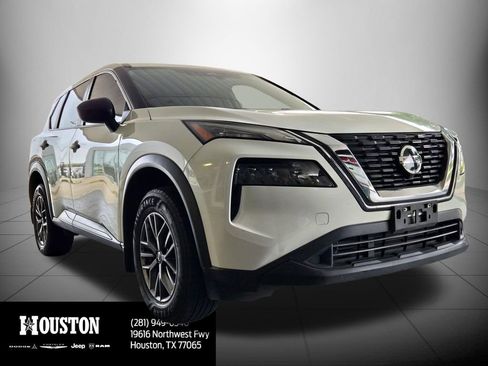Used 2021 Nissan Rogue S AWD/4WD image 3