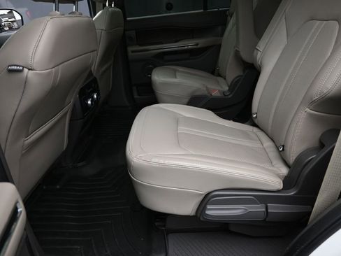 Used 2021 Ford Expedition Limited image 12