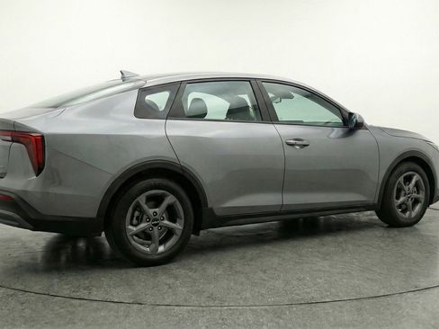 Used 2025 Kia K4 LXS image 9