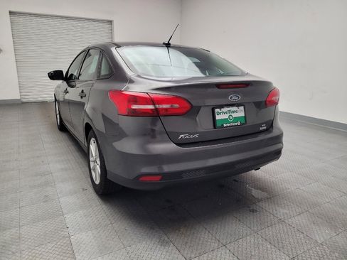 Used 2018 Ford Focus SE FWD image 6