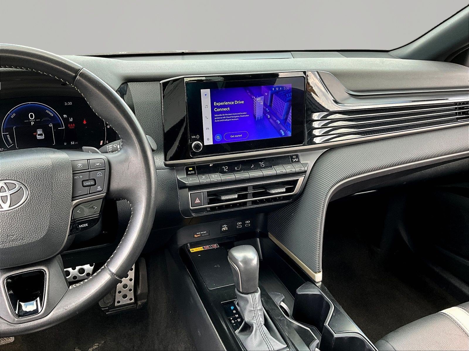 Used 2025 Toyota Camry SE FWD image 9