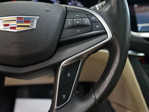 Used 2017 Cadillac XT5 Luxury w/ Driver Awareness Package AWD/4WD image 33
