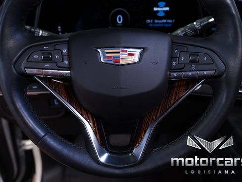 Used 2022 Cadillac Escalade Premium Luxury image 35