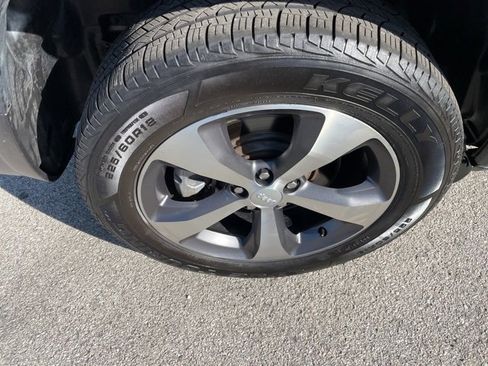 Used 2022 Jeep Cherokee Limited image 18