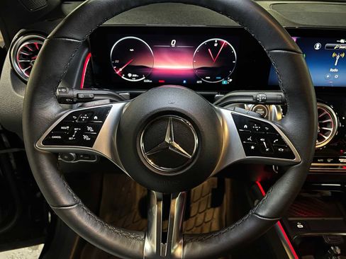 Certified 2025 Mercedes-Benz GLB 250 4MATIC image 25