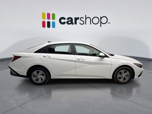 Used 2024 Hyundai Elantra SE FWD image 6