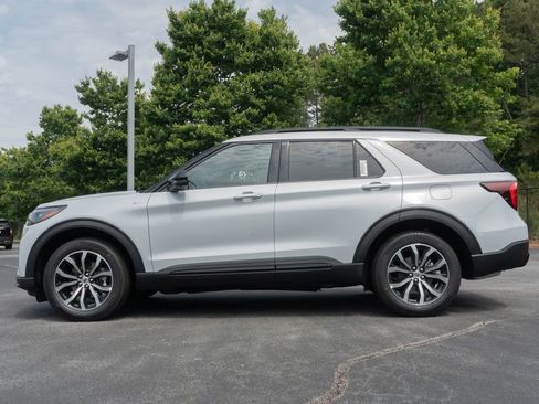 New 2026 Ford Explorer ST-Line AWD/4WD image 8