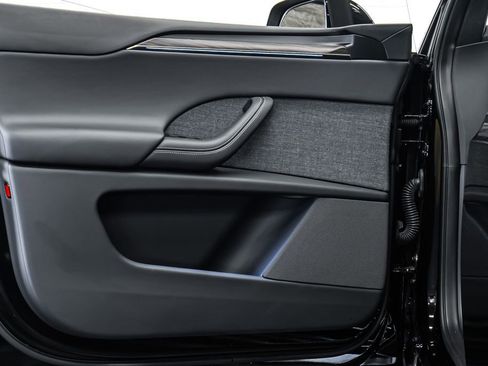 Used 2026 Tesla Model X image 18