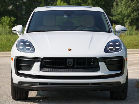 Certified 2026 Porsche Macan AWD/4WD image 26