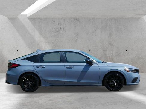 Used 2022 Honda Civic Sport image 2