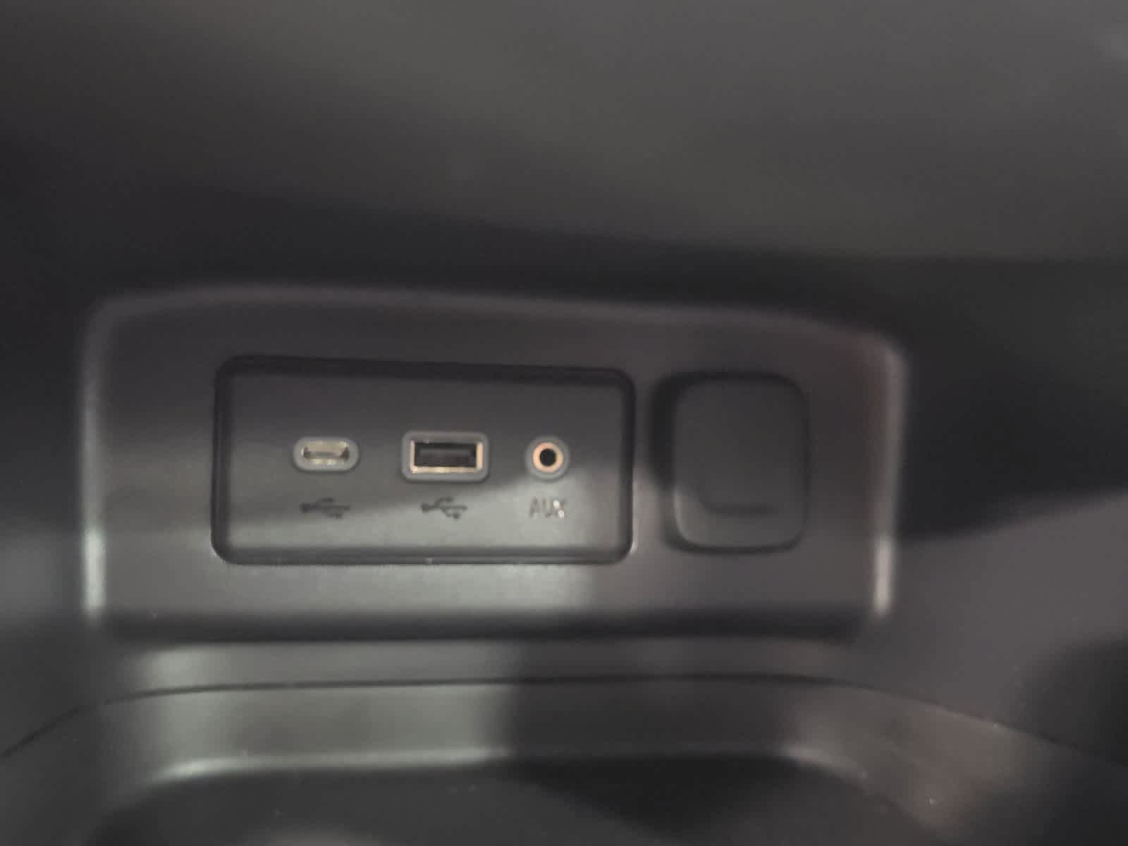 Used 2020 Chevrolet Equinox LT w/ Driver Convenience Package FWD image 36