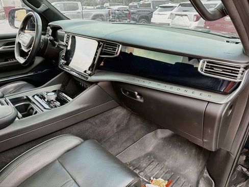 Used 2023 Jeep Grand Wagoneer Series II Obsidian AWD/4WD image 12