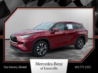 Used 2020 Toyota Highlander XLE AWD/4WD video 1