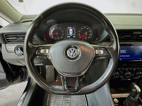 Used 2020 Volkswagen Passat 2.0T R-Line FWD image 9