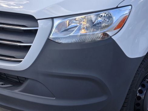 Used 2024 Mercedes-Benz Sprinter 3500 image 10