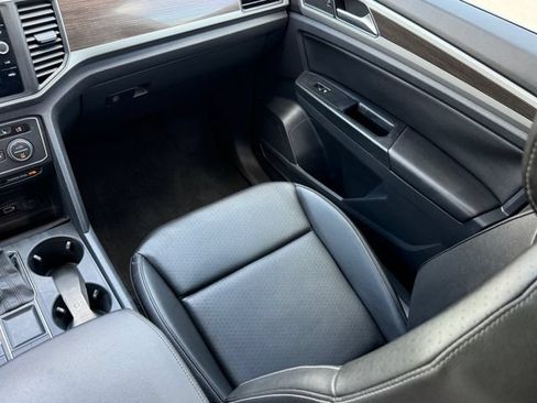 Used 2019 Volkswagen Atlas SE w/ Panoramic Sunroof Package FWD image 29
