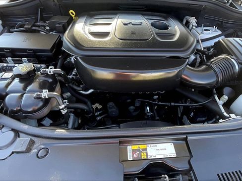 Used 2019 Jeep Grand Cherokee Laredo image 9