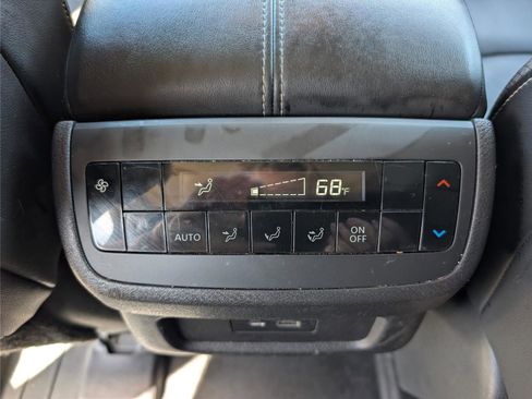 Used 2022 Nissan Pathfinder SL w/ SL Black Package image 31