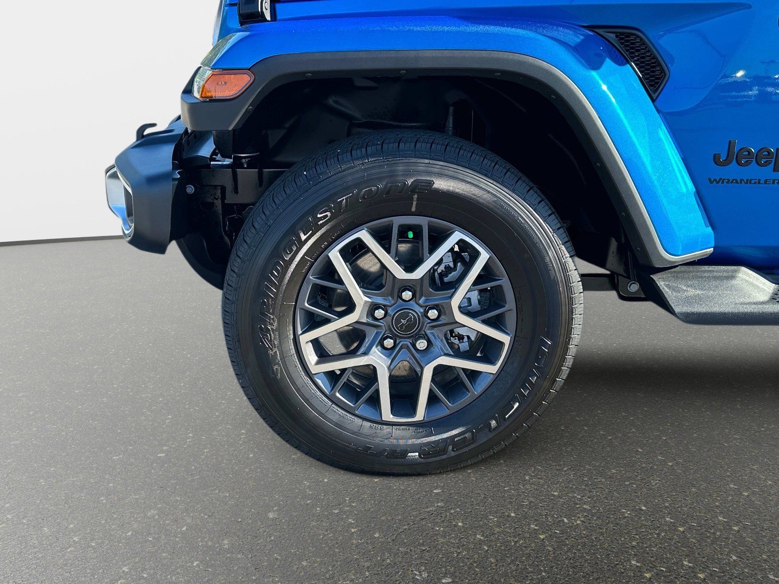 New 2025 Jeep Wrangler Unlimited Sahara w/ Safety Group AWD/4WD image 11
