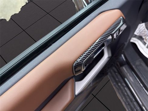 Used 2023 Ford Bronco Outer Banks image 32