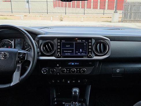 Used 2023 Toyota Tacoma TRD Off-Road w/ Technology Package AWD/4WD image 10