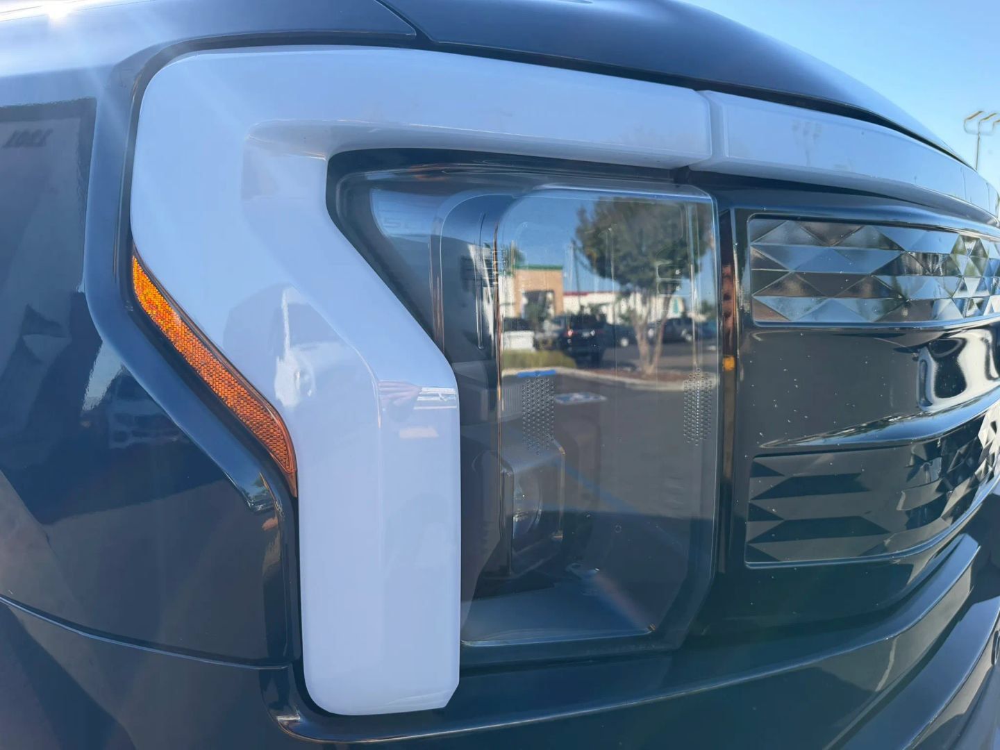 Used 2022 Ford F150 Lightning Platinum AWD/4WD image 40
