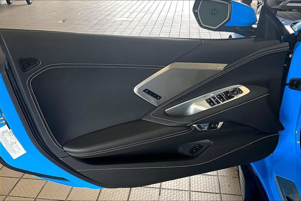 Used 2024 Chevrolet Corvette Z06 RWD image 2