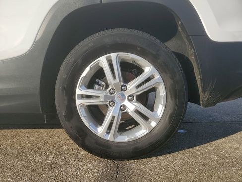 Used 2022 GMC Terrain SLE image 7