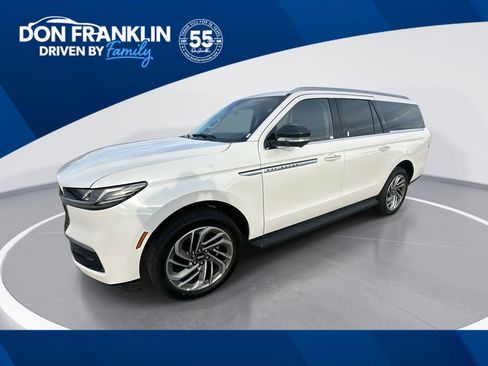 New 2026 Lincoln Navigator L Premier AWD/4WD image 1