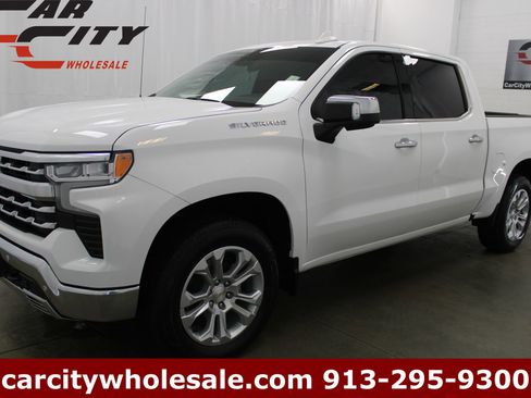 Used 2025 Chevrolet Silverado 1500 LTZ AWD/4WD image 1