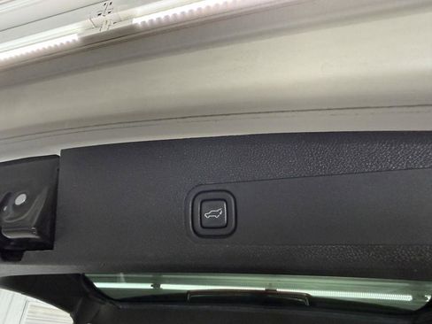 Used 2012 GMC Yukon XL Denali AWD/4WD image 34