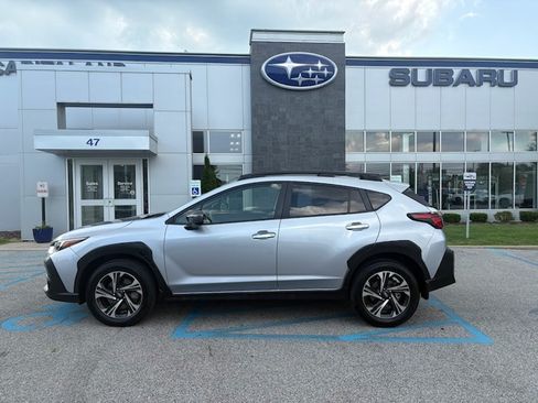 Used 2024 Subaru Crosstrek 2.0i Premium AWD/4WD image 2
