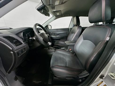 Used 2023 Mitsubishi Outlander Sport SE AWD/4WD image 13