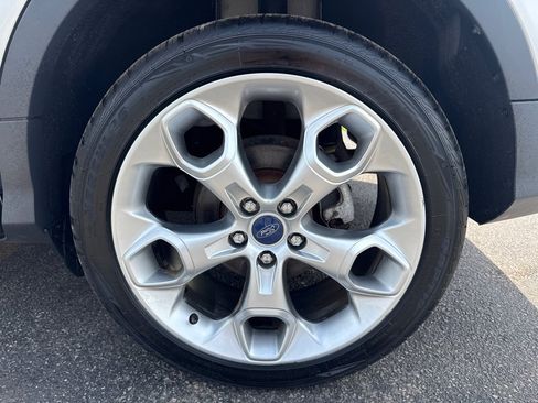 Used 2015 Ford Escape Titanium AWD/4WD image 9