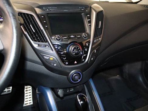 Used 2013 Hyundai Veloster Turbo image 45