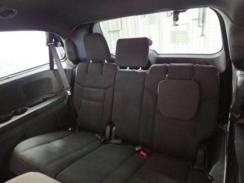 Used 2020 Dodge Grand Caravan SE FWD image 16