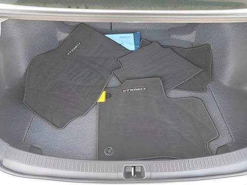 Used 2026 Toyota Corolla LE image 6