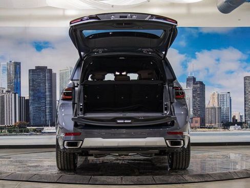 Certified 2025 BMW X7 xDrive40i w/ Premium Package image 12