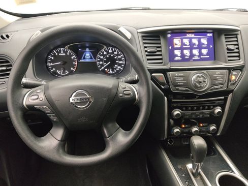 Used 2020 Nissan Pathfinder S FWD image 22