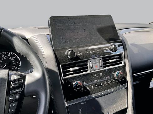 Used 2022 Nissan Armada SV w/ SV Appearance Package RWD image 7