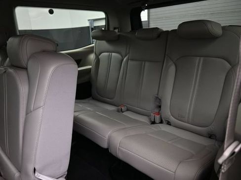 Used 2022 Jeep Wagoneer Series I AWD/4WD image 19
