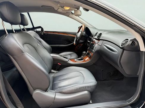 Used 2009 Mercedes-Benz CLK 350 Coupe image 20