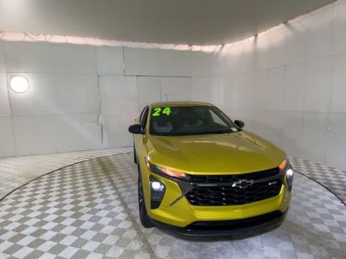 Used 2024 Chevrolet Trax RS w/ Driver Confidence Package image 5