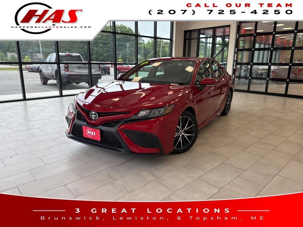 Used 2024 Toyota Camry SE w/ Cold Weather Package AWD/4WD image 1