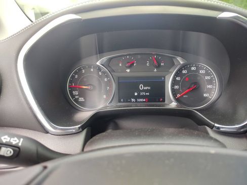 Used 2025 Chevrolet Blazer LT FWD image 2