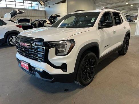Used 2026 GMC Terrain Elevation w/ Elevation Premium Package FWD image 7