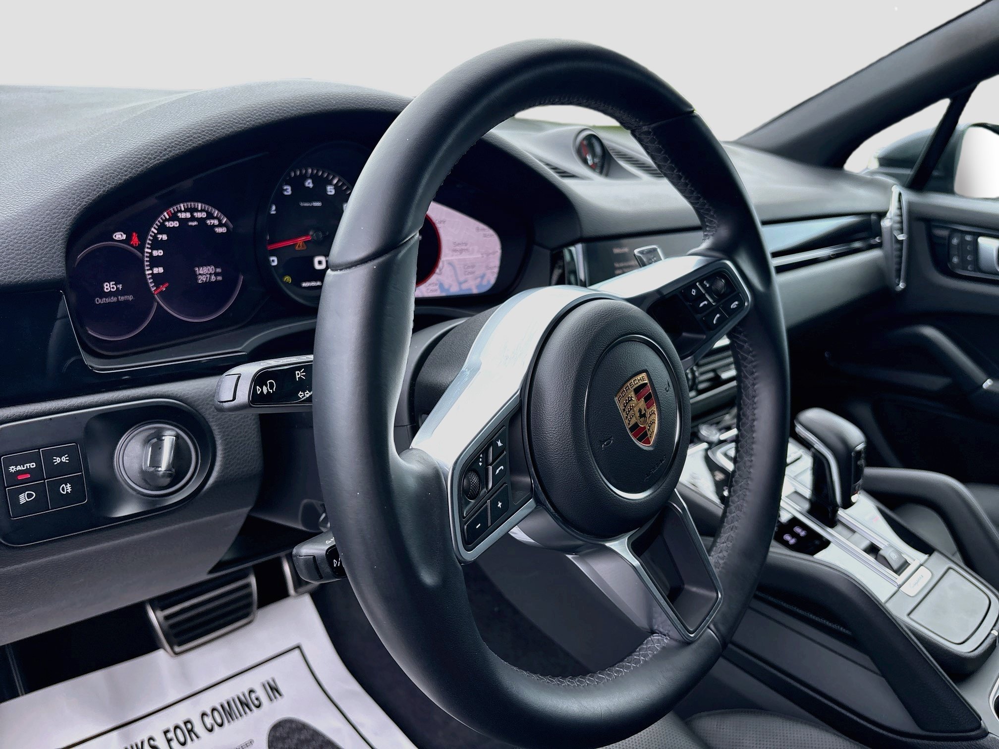 Used 2023 Porsche Cayenne AWD/4WD image 13