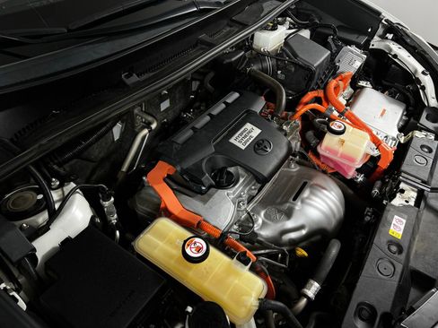 Used 2018 Toyota RAV4 Limited image 10