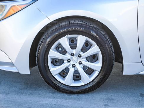 Certified 2025 Toyota Corolla LE image 11