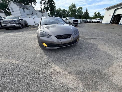Used 2010 Hyundai Genesis 2.0T RWD image 21